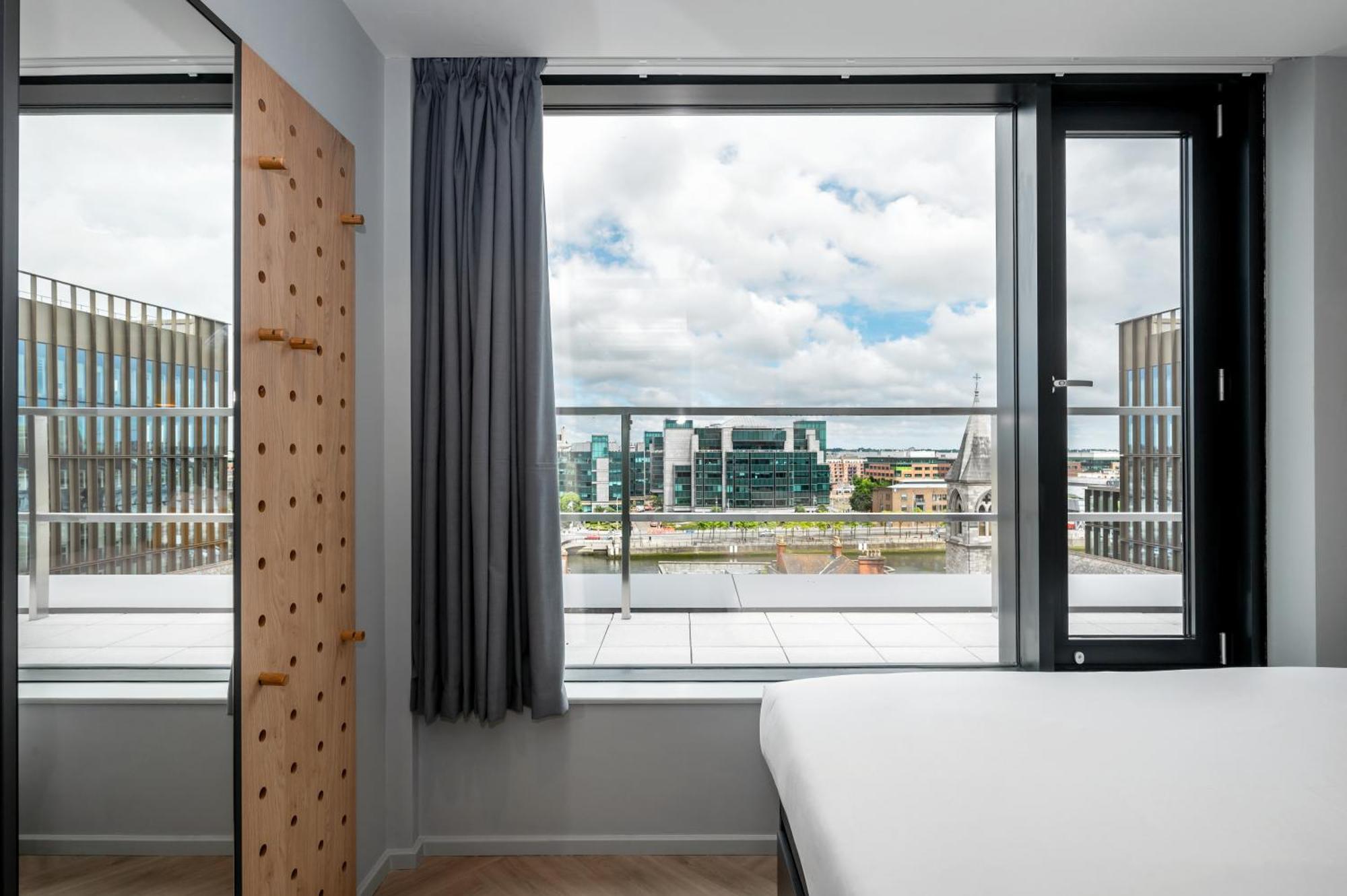 Staycity Aparthotels Dublin City Quay Bagian luar foto